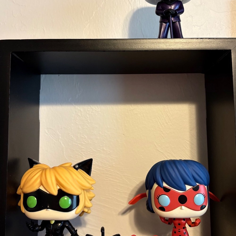 MIRACULOUS LADYBUG FUNKO POP TRIO! Includes Ladybug, Cat Noir and Hawk Moth - Picture 3 of 6